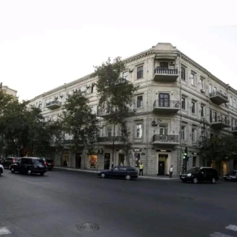 Central Apartment Баку Екстериор снимка